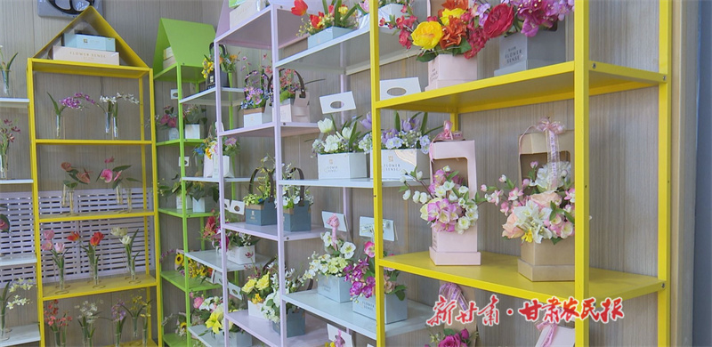 华亭市河西镇仿真花就业工厂 (2).jpg