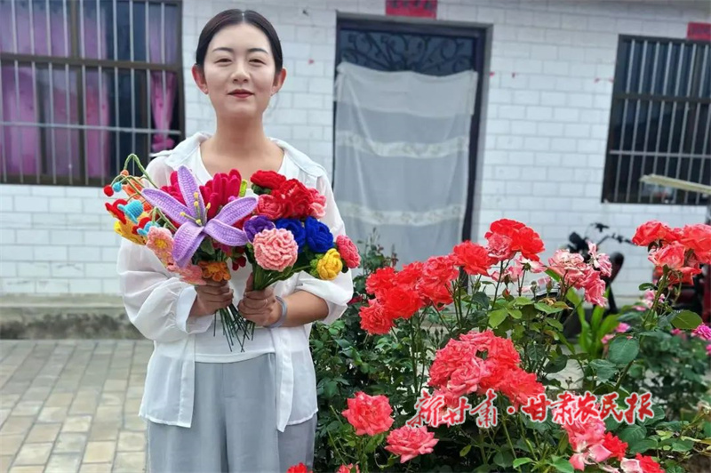 河西镇新西村苏蓉蓉家的美丽庭院.jpg