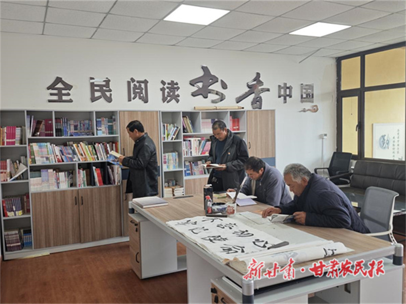 2aaf775e-34a5-453a-96d8-e8eea6ba62e8_l.jpg