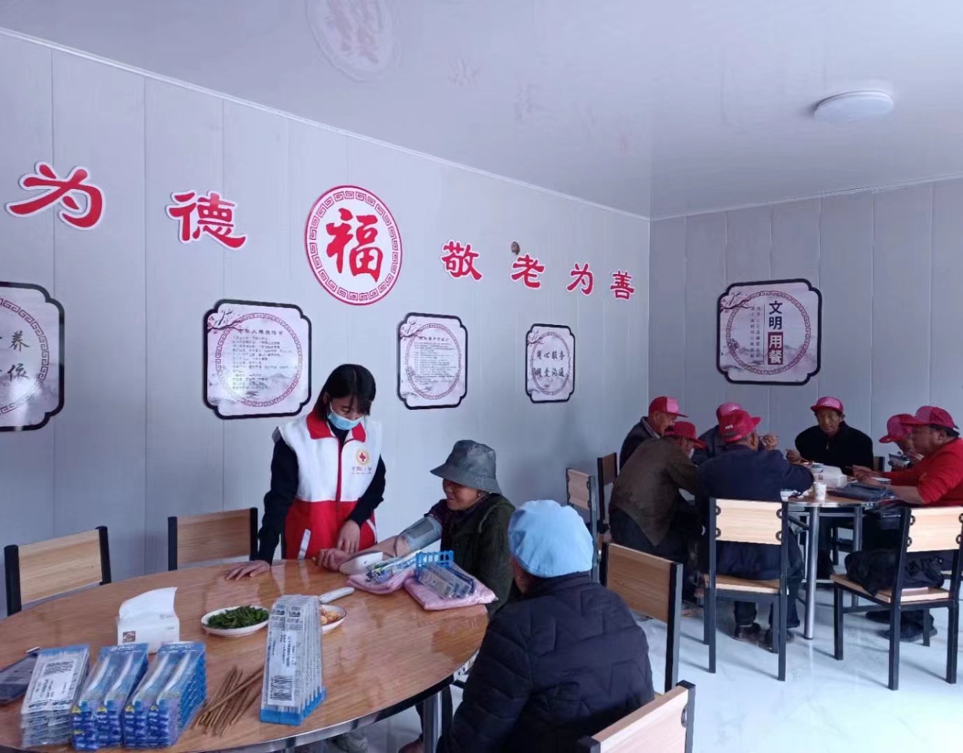 聚焦 &ldquo;一老一少&rdquo;完善关爱服务体系解民忧