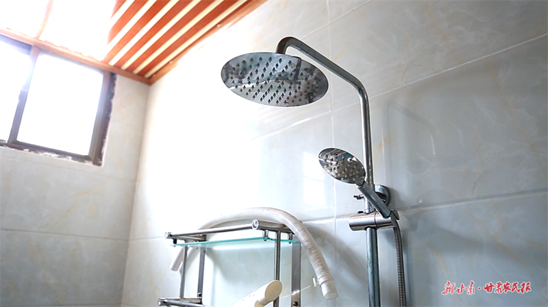 麦积区：农村旱厕变水冲 村民生活更方便