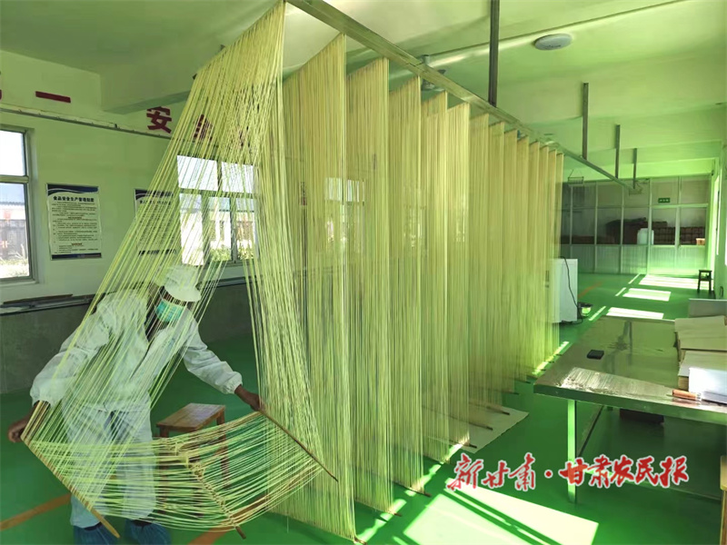 崇信：手工小挂面&ldquo;晒&rdquo;出幸福味