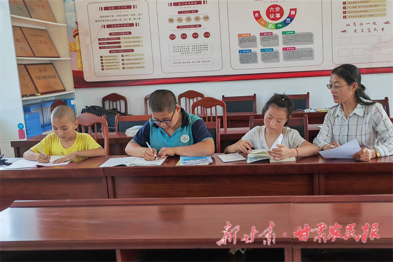 曹亚丽：心系群众 尽力而为