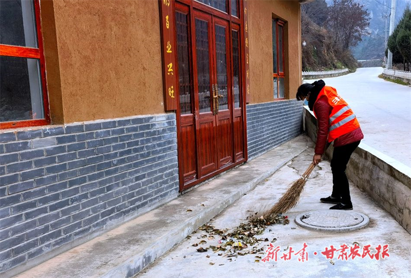 麦积区：清洁环境&ldquo;八大员&rdquo; 扮靓家园人人乐