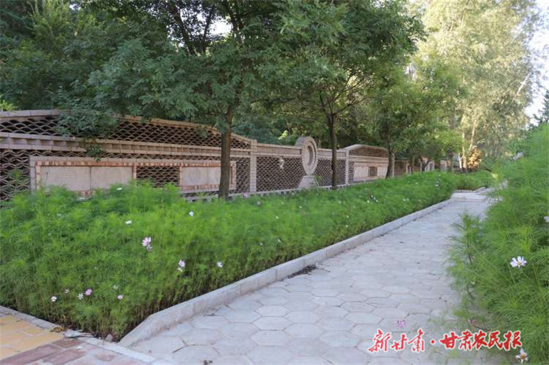 &ldquo;土&rdquo;气十足靓新颜 美丽乡村入画来