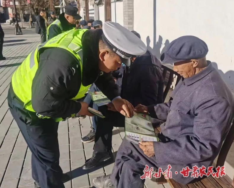 民乐公安交警开展“美丽乡村行”交通安全宣传活动