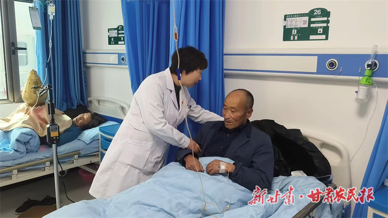 张小琴：坚守一线，履行人大代表职责