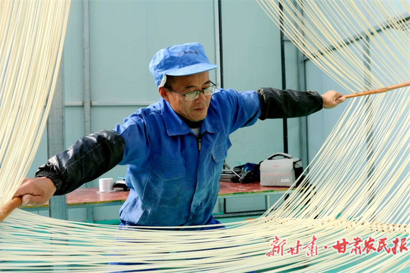 礼县：手工挂面 &ldquo;晒&rdquo;出幸福味道