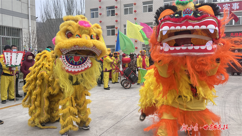 ​崆峒区：民俗社火闹新春 民众乐享文化年