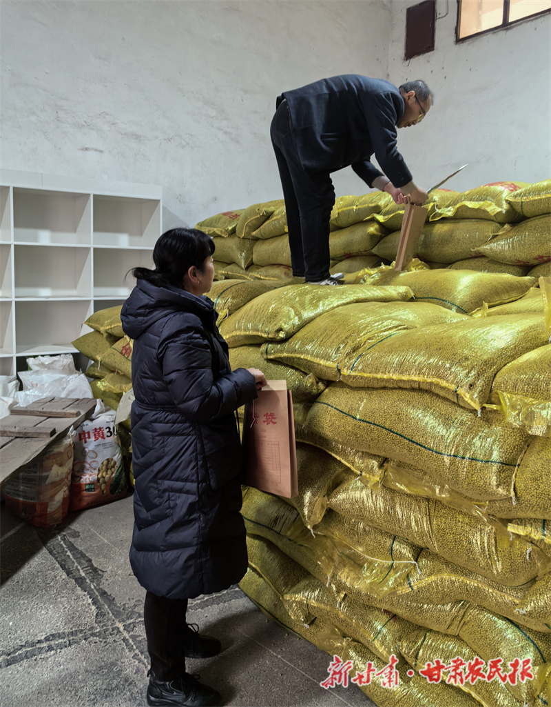 康县：强化农资保供 备足春耕“粮草”