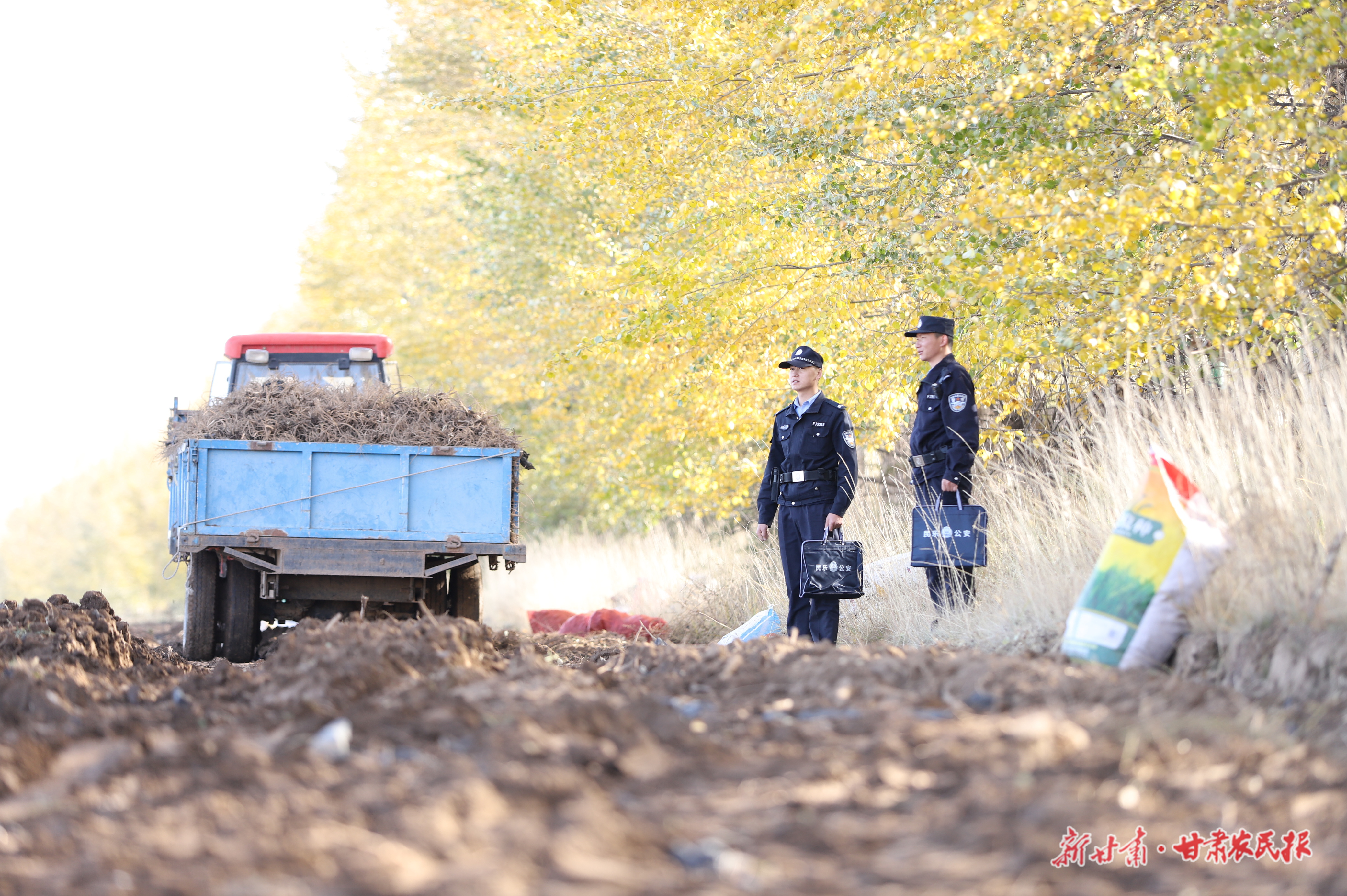 民乐公安：绘出农时“好警色”