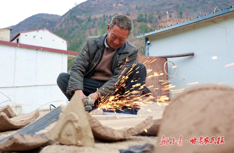 康县：手工铧 传非遗 记乡情