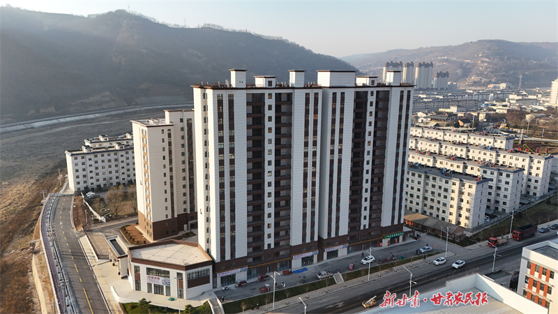 灵台：&ldquo;搬&rdquo;出幸福路 奔向新生活