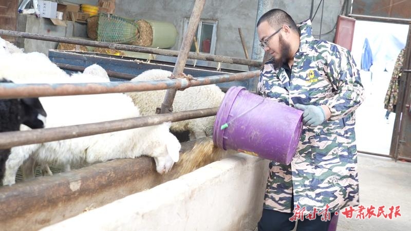 沙俊虎：念好“养殖经”走上“致富路”
