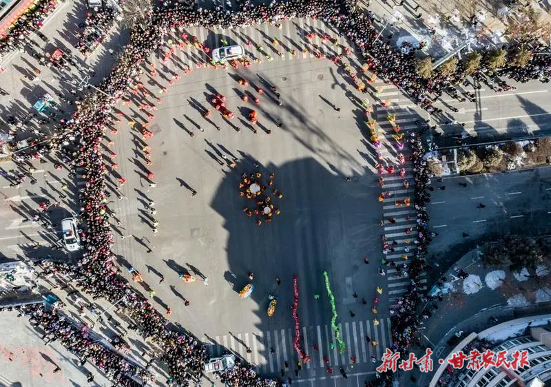 
【图片新闻】古浪：社火闹春 共贺新春佳节