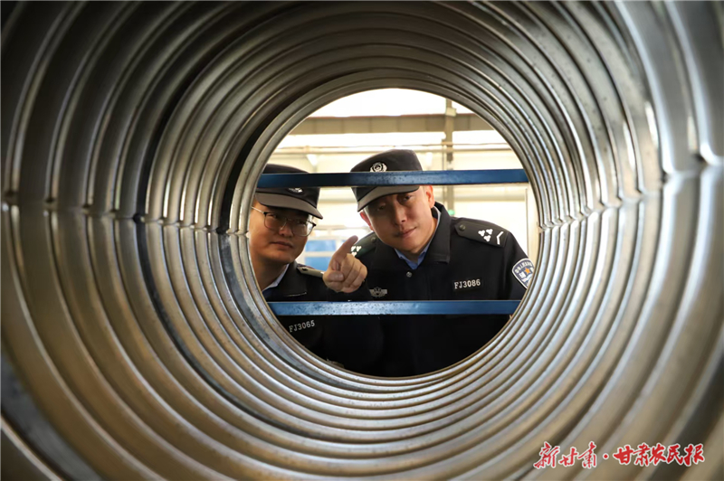 【图片新闻】用公安“温度”，服务企业复工“加速度”