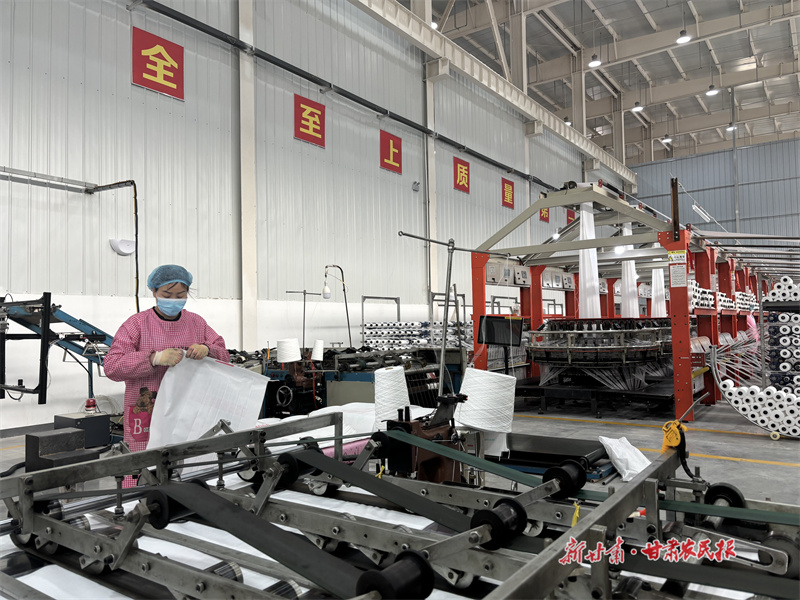 灵台：项目建设正酣