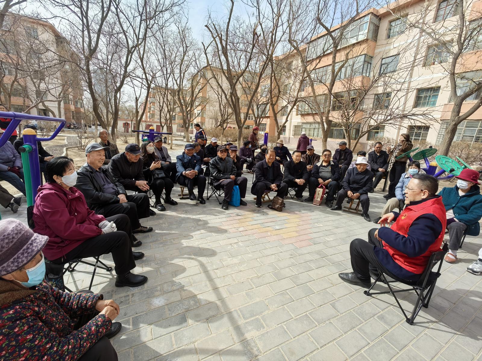 金川 “板凳”宣讲接地气 全会精神聚民心
