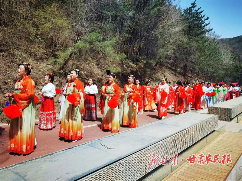 华亭：以桃为媒 奏响文旅融合“春之曲”