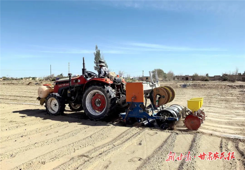 民勤：&ldquo;土地托管&rdquo;遇见&ldquo;智能农机&rdquo; 解锁&ldquo;慧种地&rdquo;密码