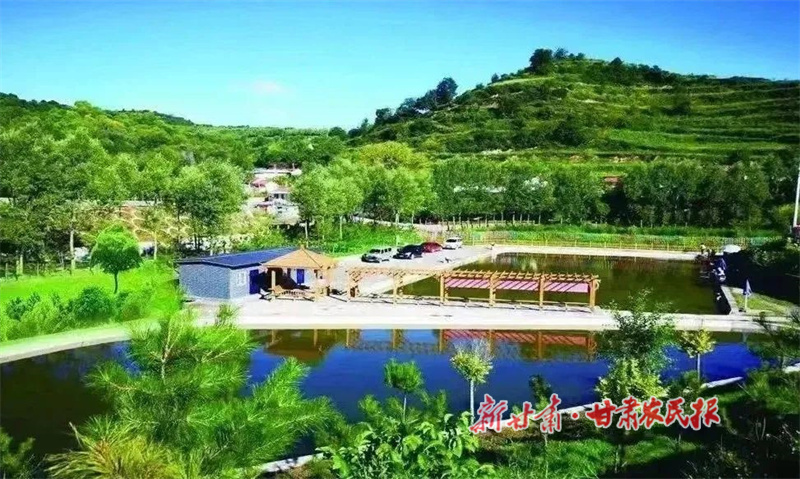 华亭：大棚播新绿 农旅绘新景