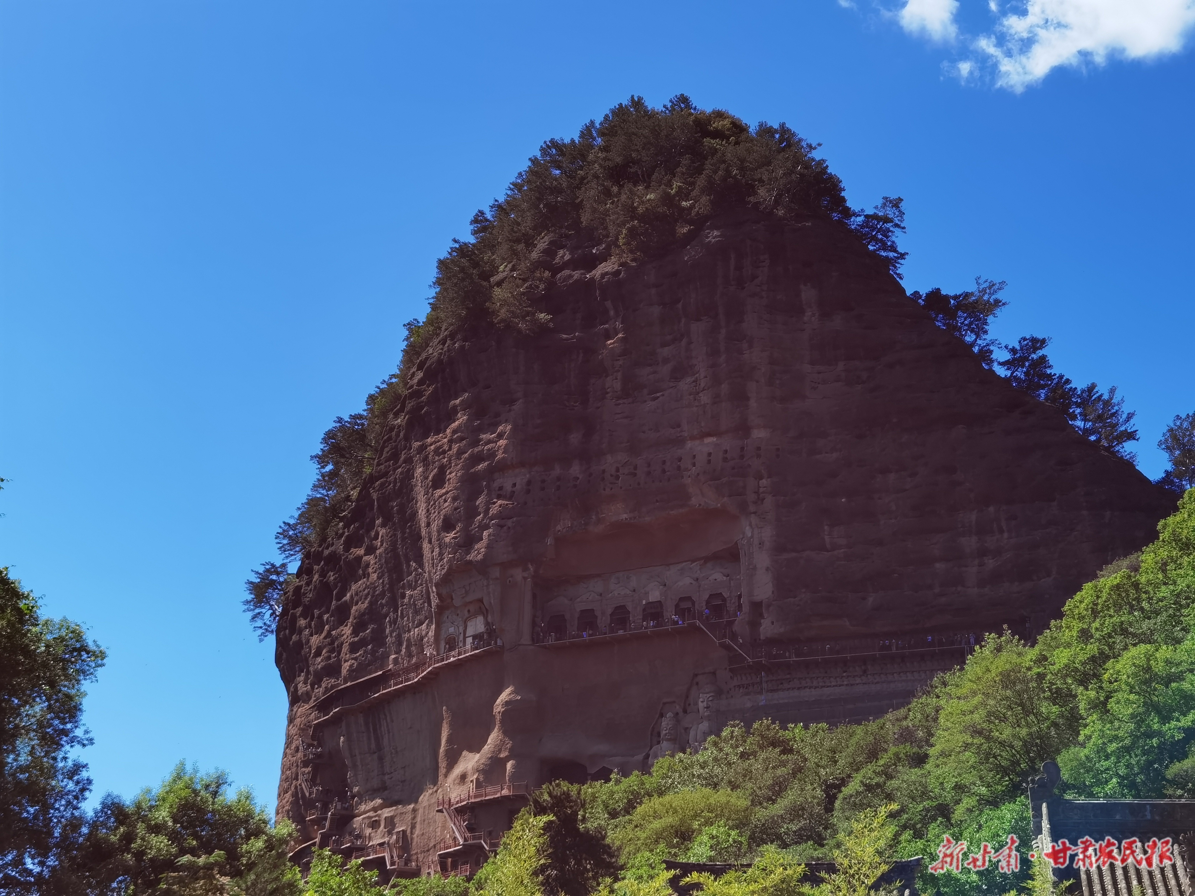 悬壁佛国，一眼千年