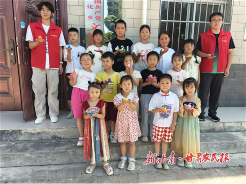 两当县：农家书屋伴成长 阅读照亮求知路