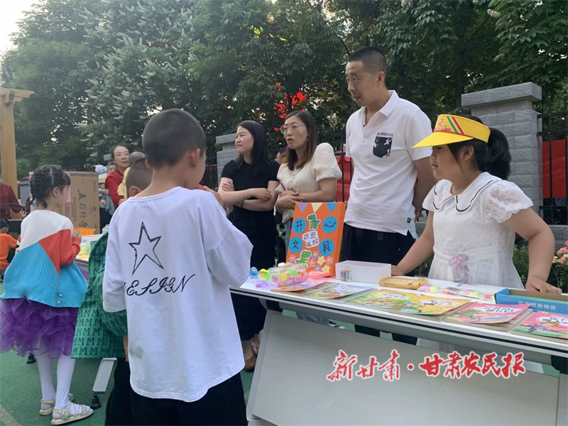 华亭：才艺舞台展童真 缤纷夏日绽风采