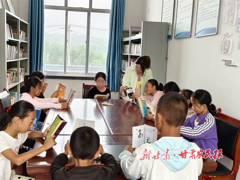 华亭：农家书屋变“暑期课堂”