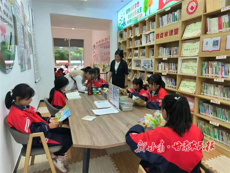 康县：乡村文化新地标 村民充电好去处