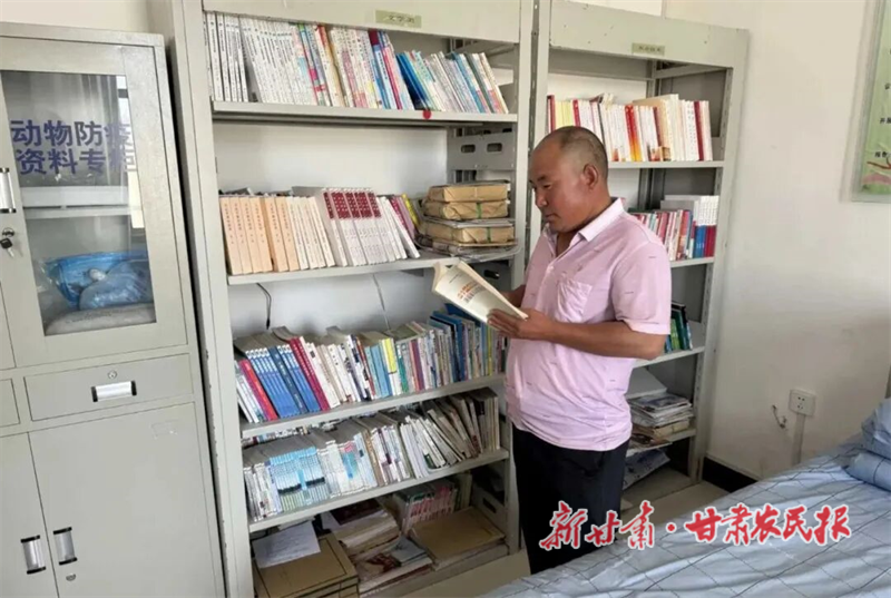 书页载希望,书香漫乡村——瓜州新华书店开展“送书下乡·文化惠民”活动