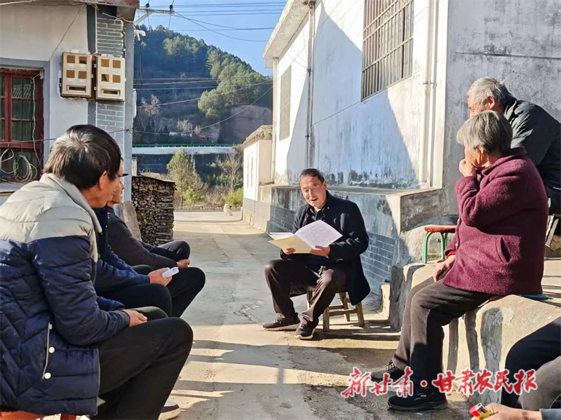 两当县：冬闲人不闲 书屋来&ldquo;充电&rdquo;