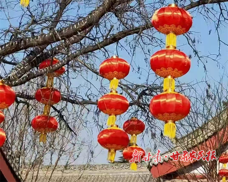 秦州区：红灯笼点亮千年古城 文化味扮靓新春佳节 