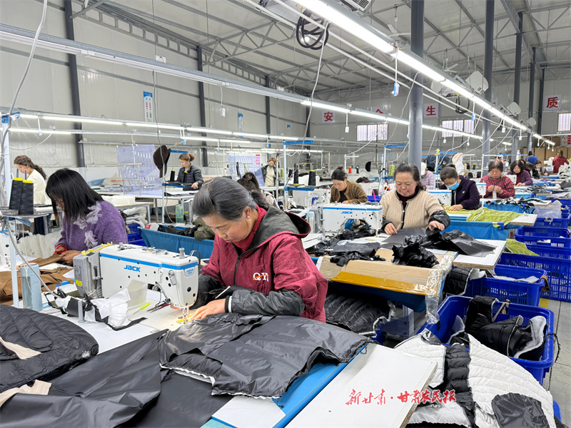 甘谷县：作风建设践初心 帮扶车间促增收